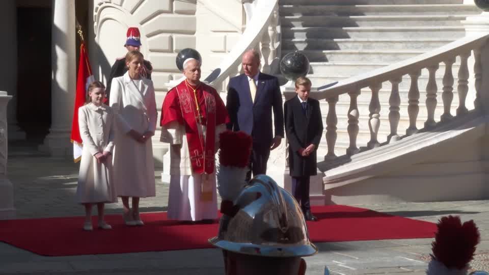Papa Leão XIV pede ajuda aos necessitados em Mônaco e inspira