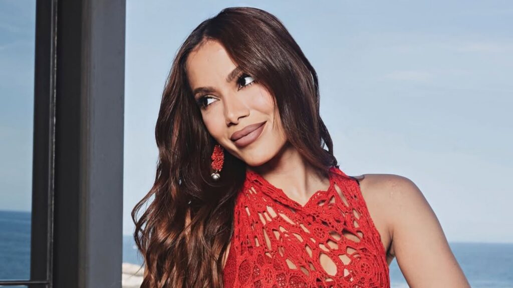 “Pergunta para Warner”: Anitta critica gravadora após clipe vazado