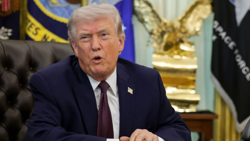 Trump diz que Irã ficou "um pouco fofo" em acordo recente