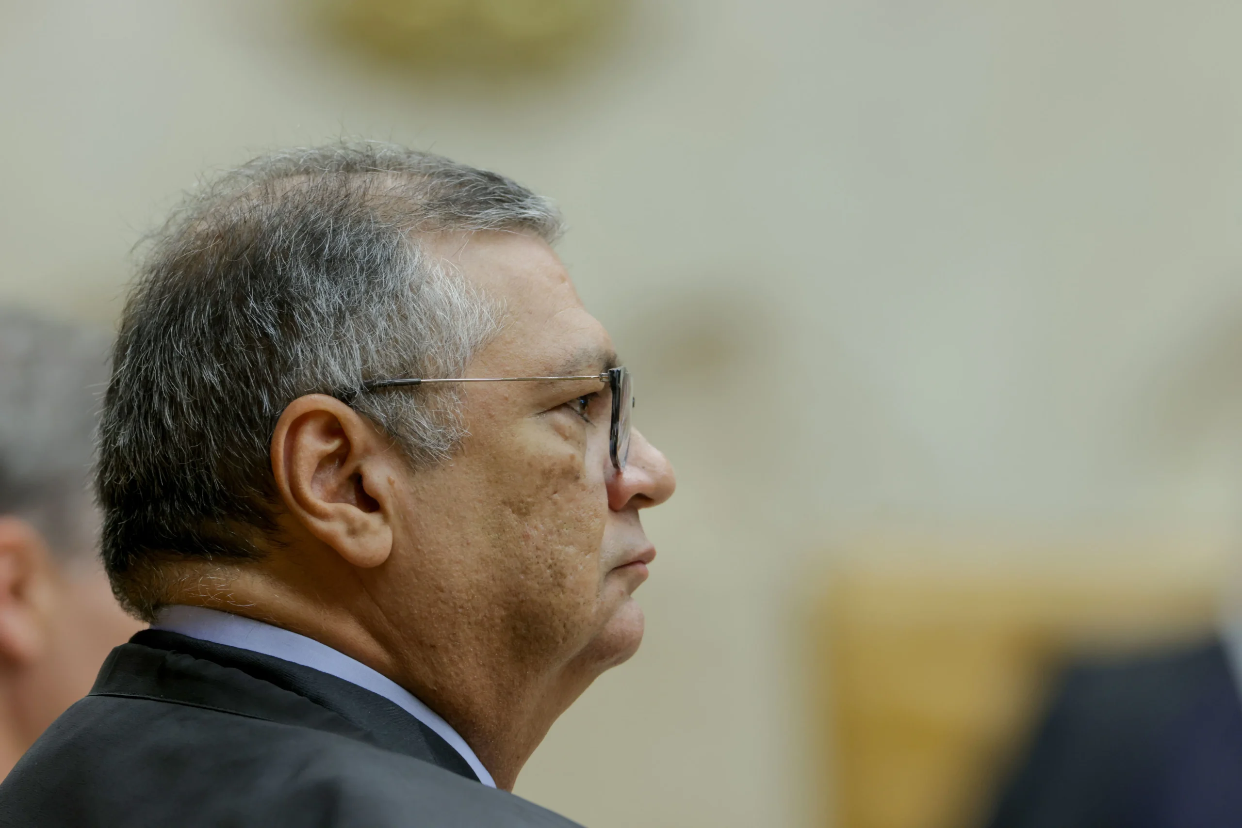 Dino pede vista e STF adia decisão sobre casos importantes